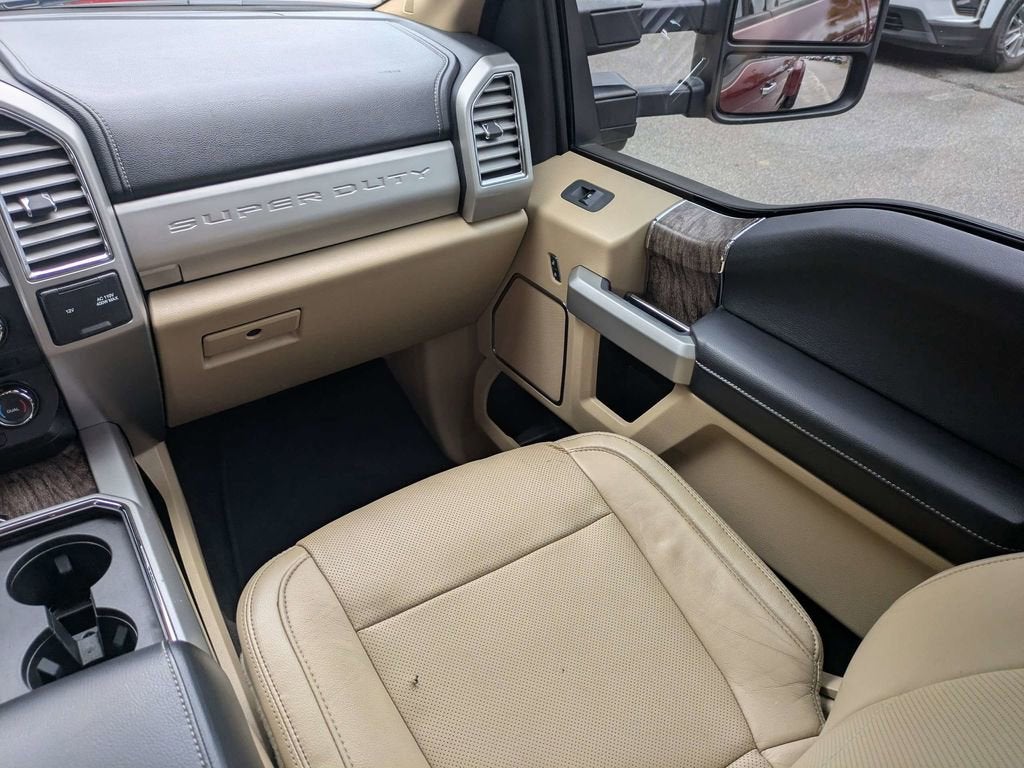 2017 Ford Super Duty F-350 DRW Lariat