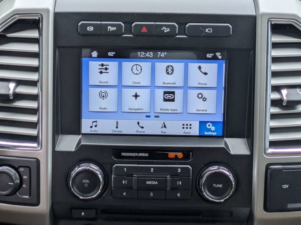 2017 Ford Super Duty F-350 DRW Lariat