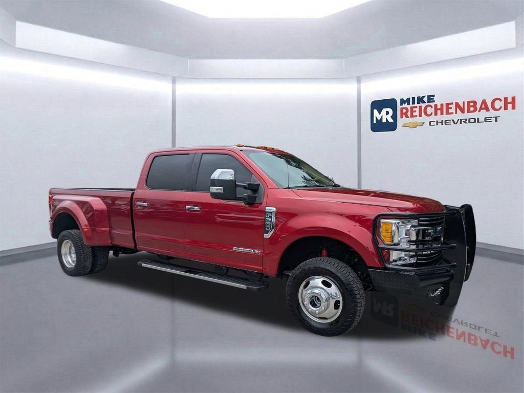 2017 Ford Super Duty F-350 DRW Lariat