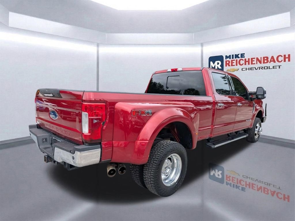 2017 Ford Super Duty F-350 DRW Lariat