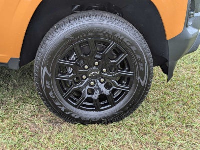 2025 Chevrolet Colorado WT/LT