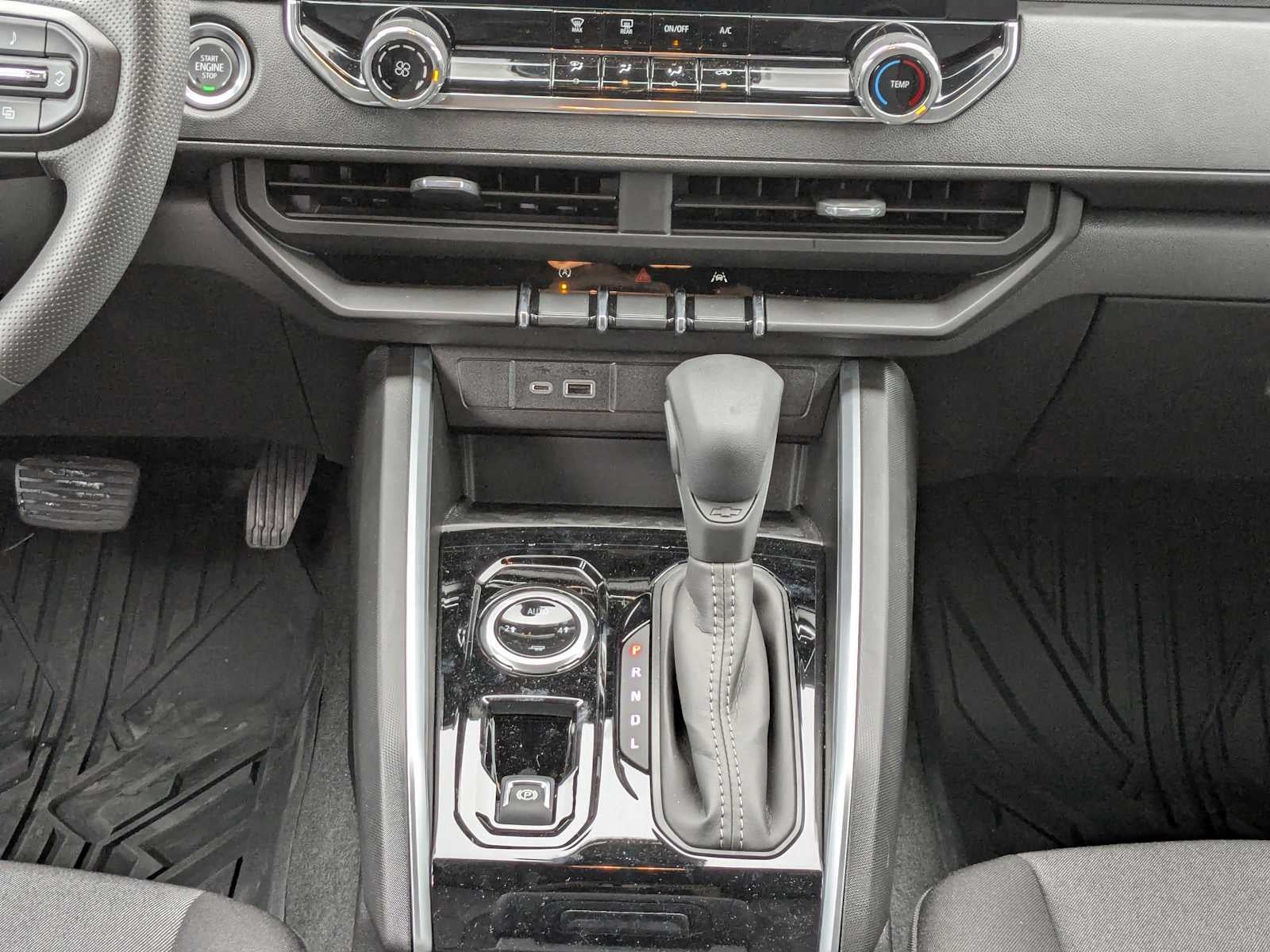 2025 Chevrolet Colorado WT/LT