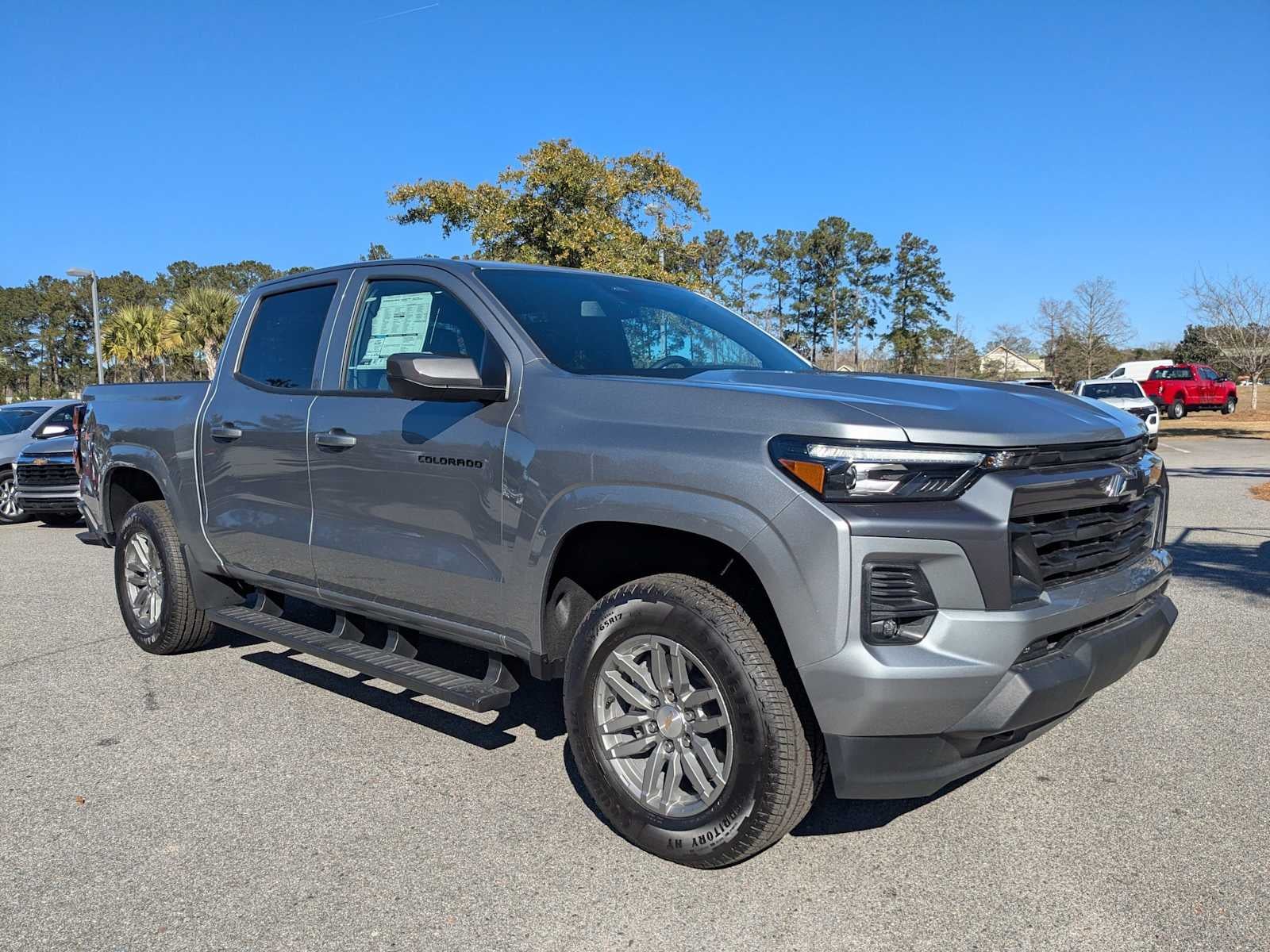 2025 Chevrolet Colorado WT/LT