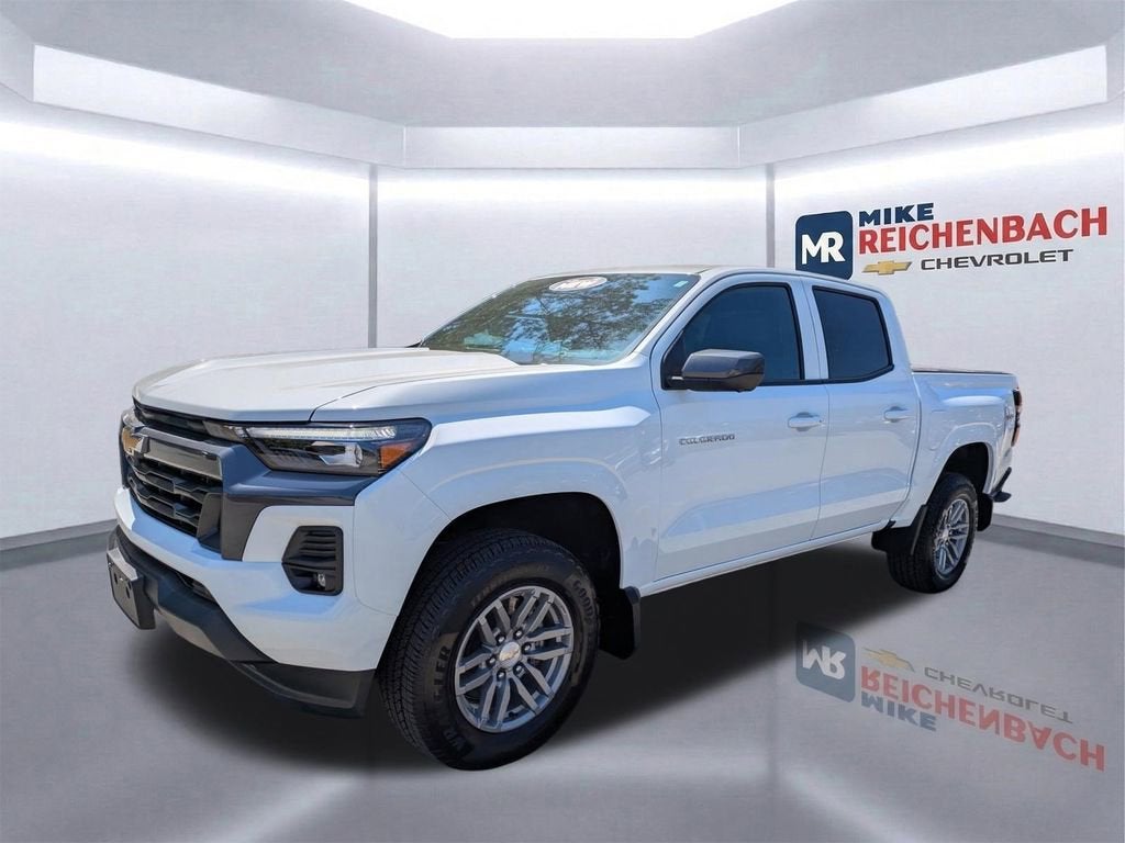 2025 Chevrolet Colorado WT/LT