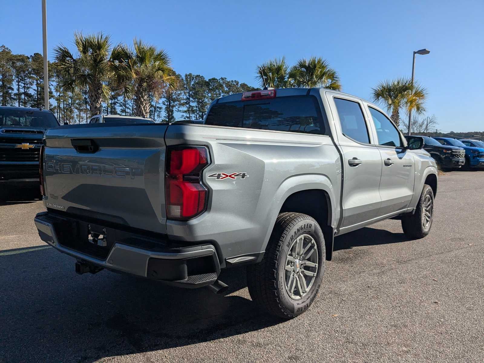 2025 Chevrolet Colorado WT/LT
