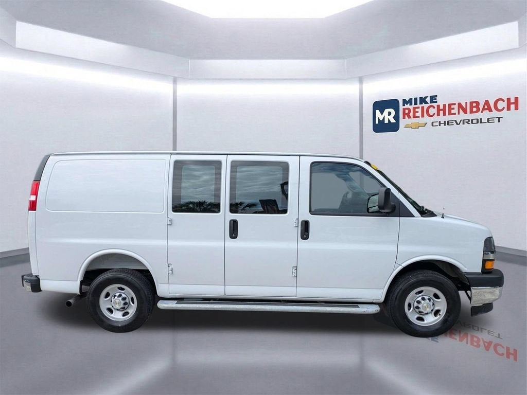 2025 Chevrolet Express Cargo WT