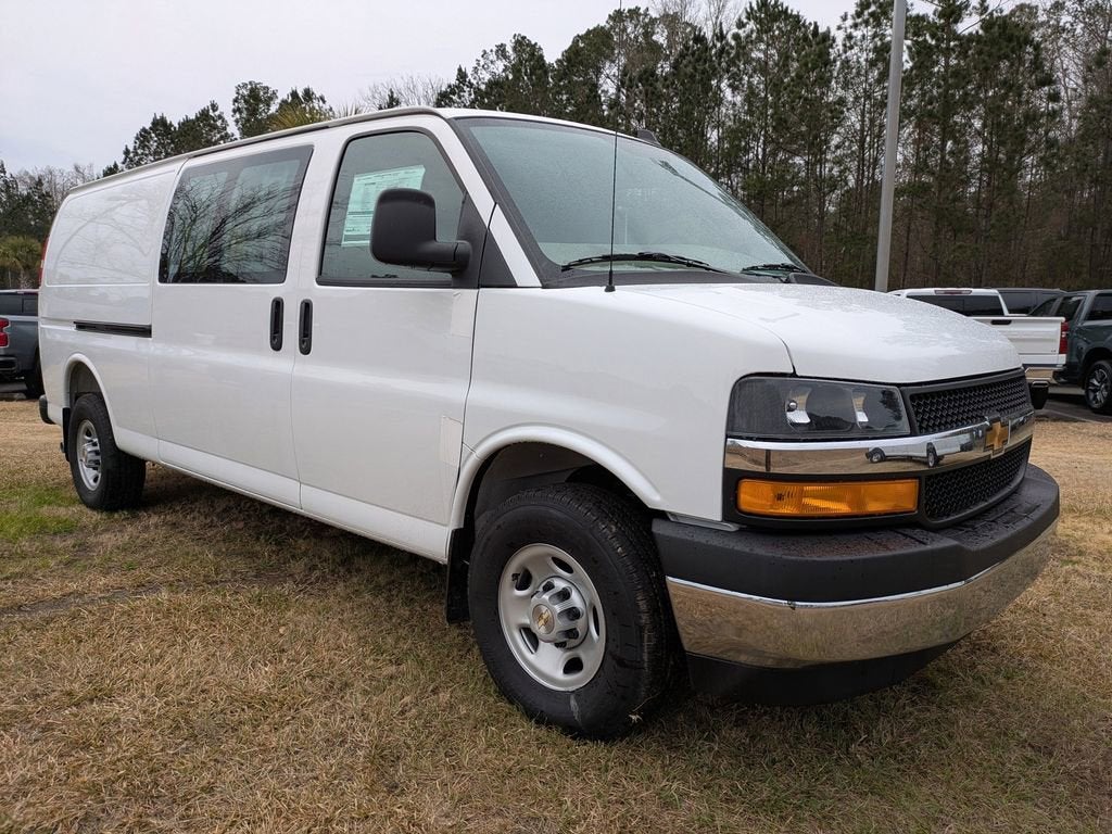 2025 Chevrolet Express Cargo 2500 WT