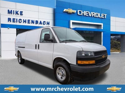 2025 Chevrolet Express Cargo 3500 WT