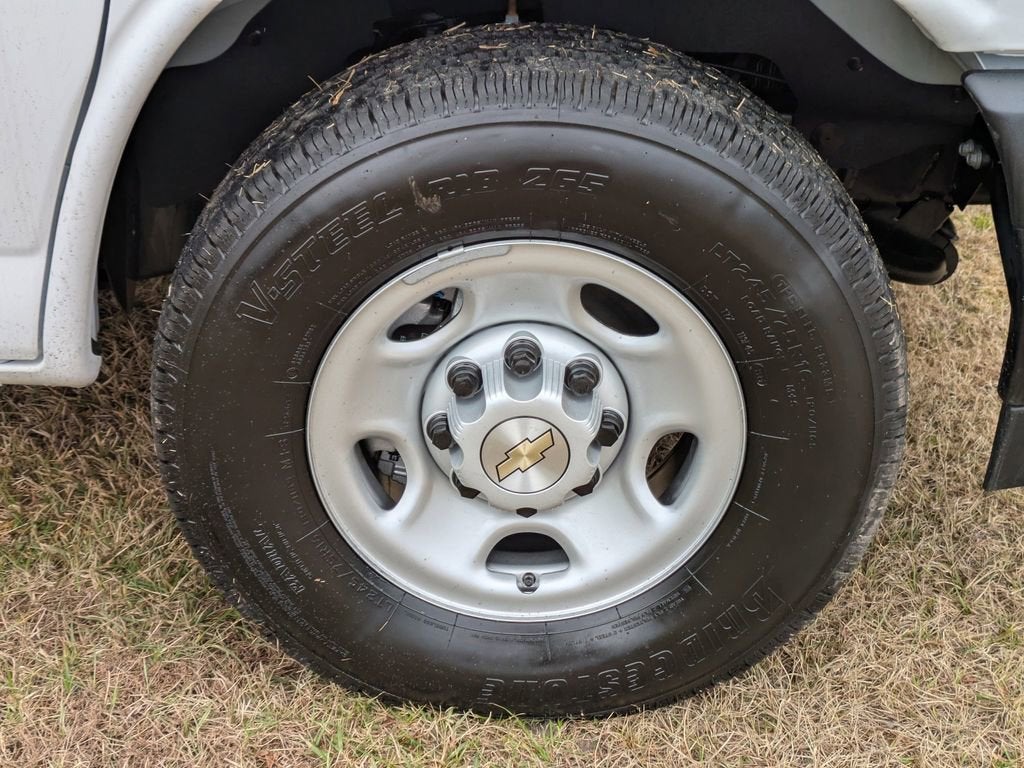 2025 Chevrolet Express Cargo 3500 WT