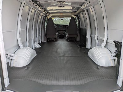 2025 Chevrolet Express Cargo 3500 WT