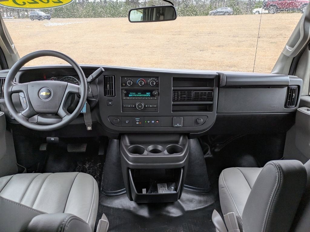2025 Chevrolet Express Cargo 3500 WT