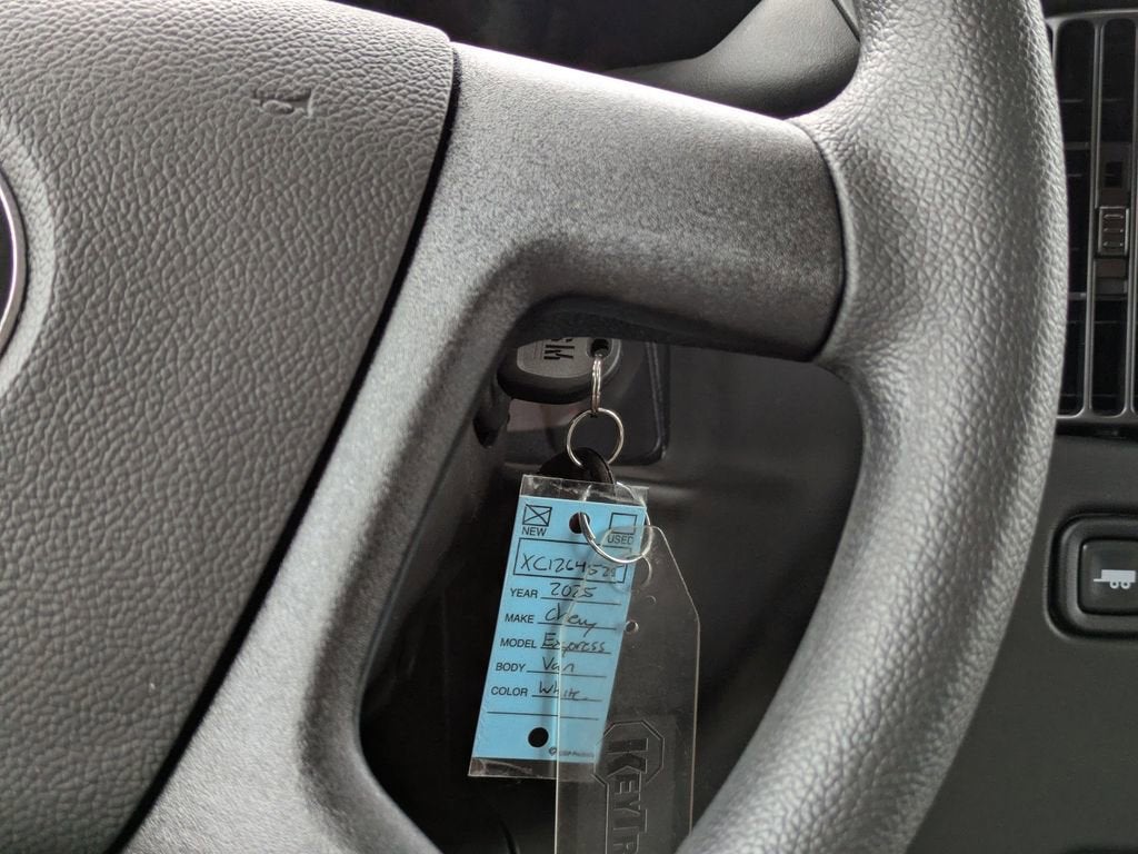 2025 Chevrolet Express Cargo 3500 WT