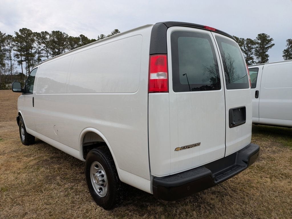 2025 Chevrolet Express Cargo 3500 WT