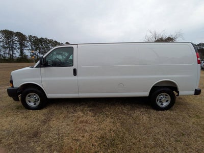 2025 Chevrolet Express Cargo 3500 WT