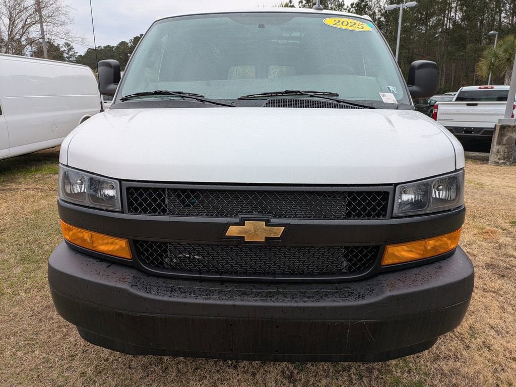 2025 Chevrolet Express Cargo 3500 WT