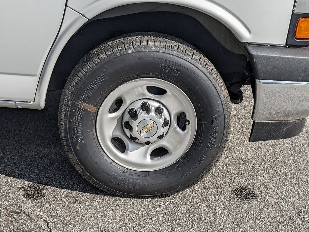 2025 Chevrolet Express Cargo 3500 WT