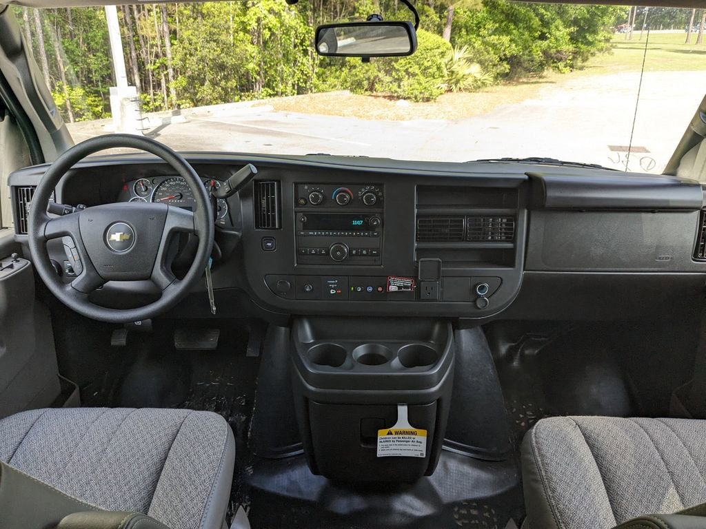 2025 Chevrolet Express Cargo 3500 WT