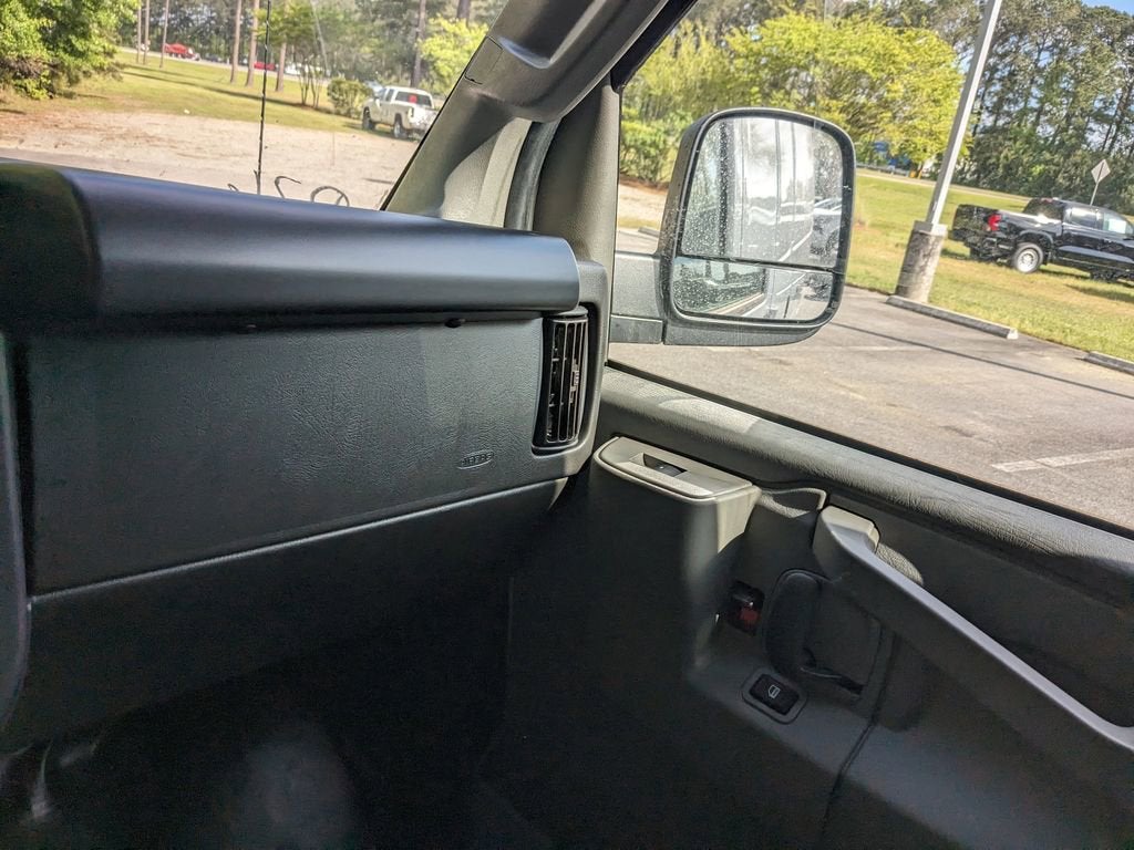 2025 Chevrolet Express Cargo 3500 WT