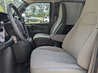 2025 Chevrolet Express Cargo 3500 WT