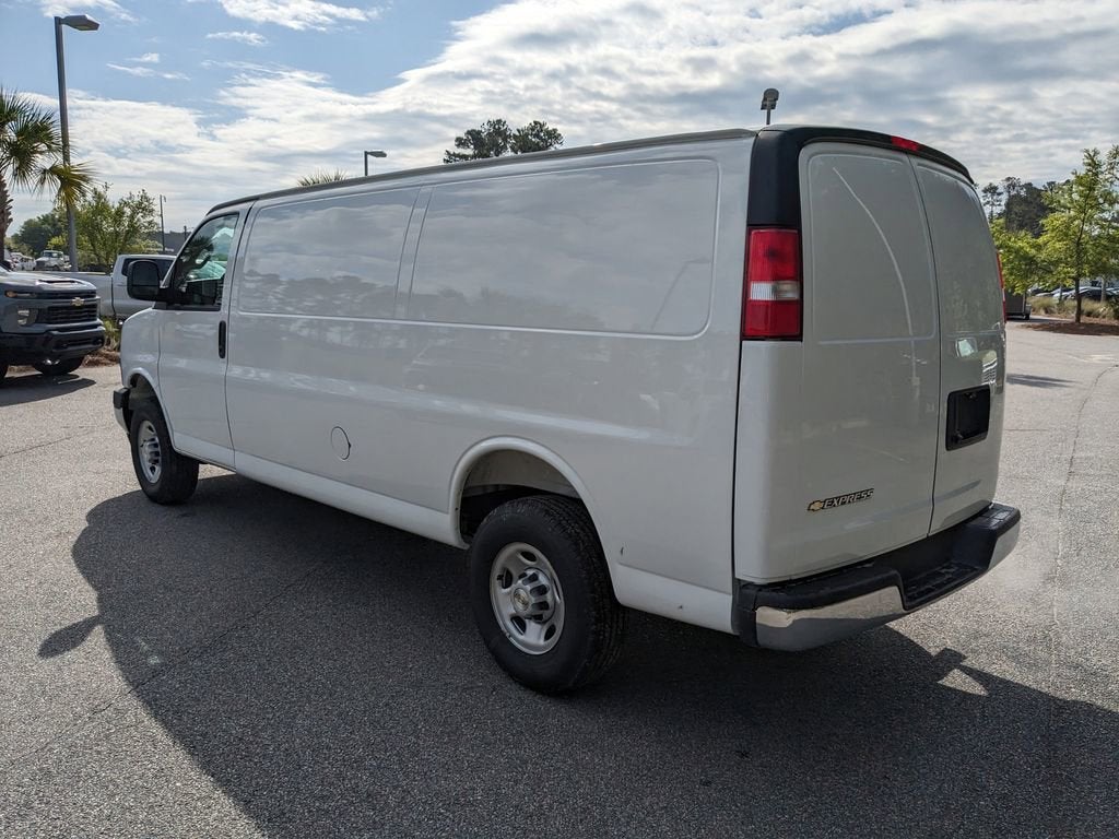 2025 Chevrolet Express Cargo 3500 WT