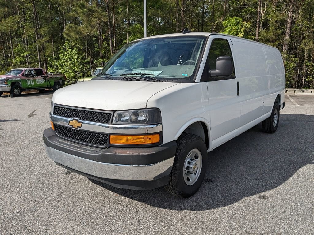 2025 Chevrolet Express Cargo 3500 WT