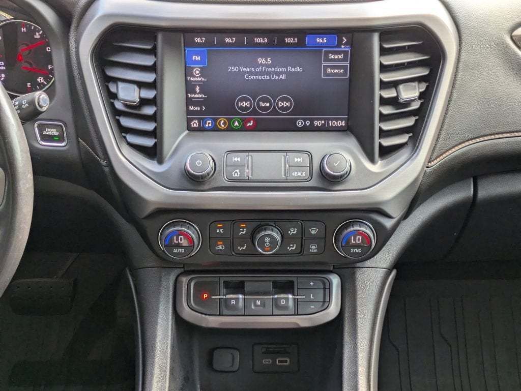 2022 GMC Acadia AT4