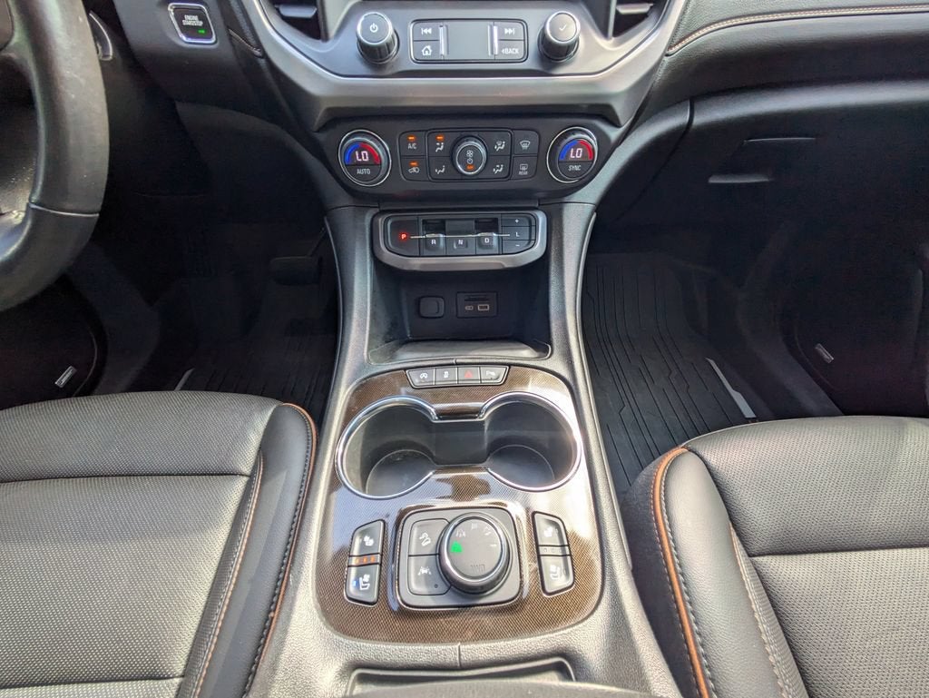 2022 GMC Acadia AT4