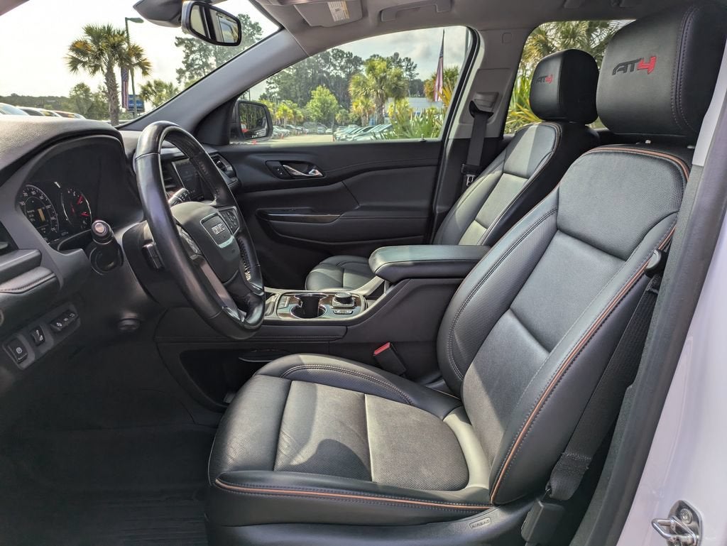 2022 GMC Acadia AT4