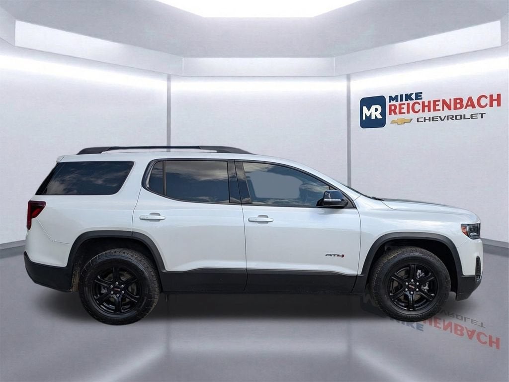 2022 GMC Acadia AT4