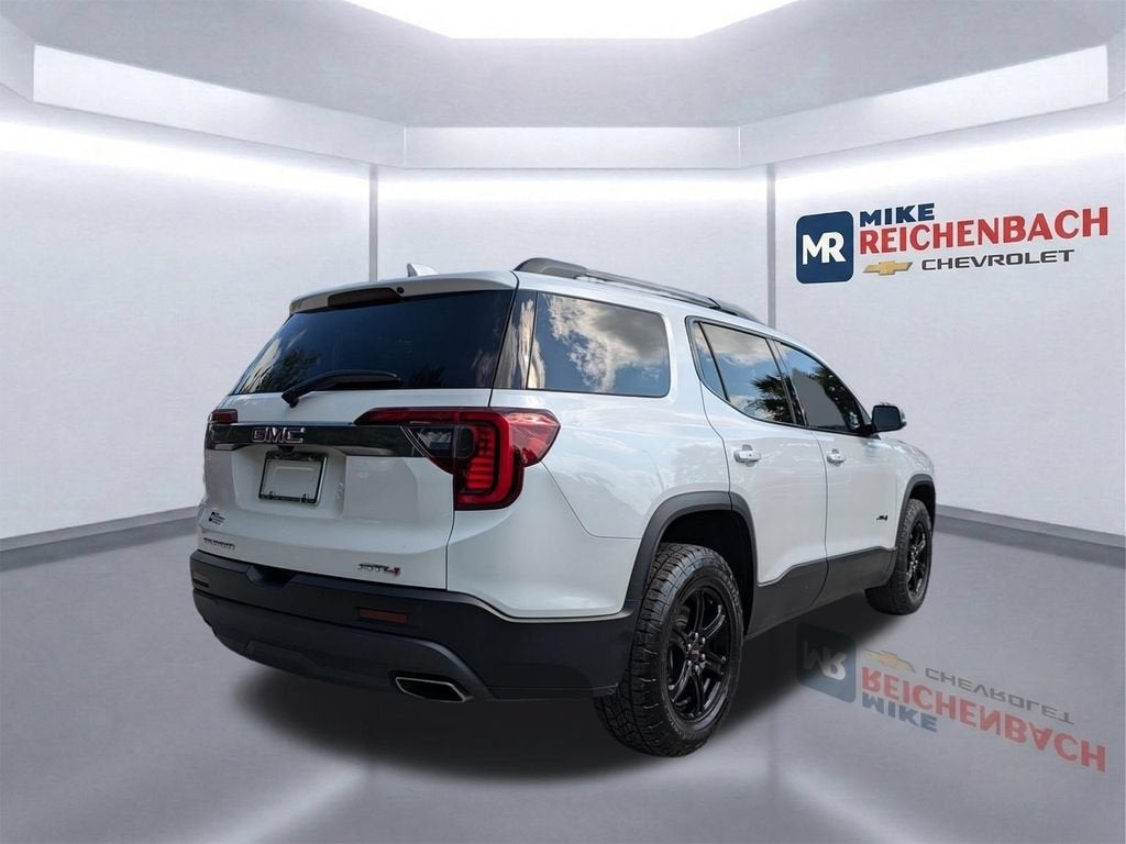 2022 GMC Acadia AT4