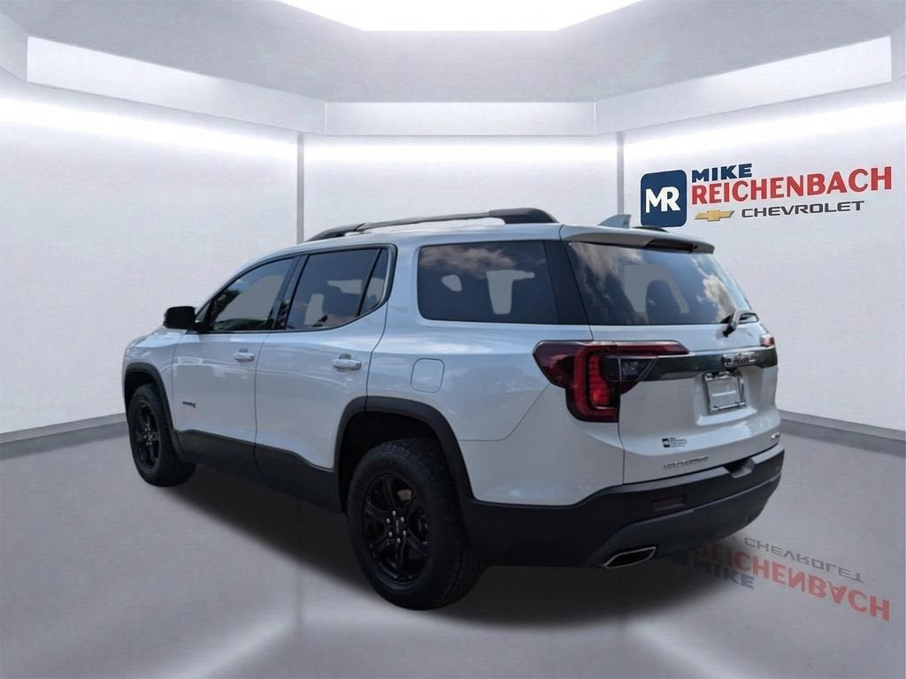 2022 GMC Acadia AT4