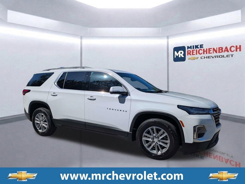 2022 Chevrolet Traverse LT Cloth