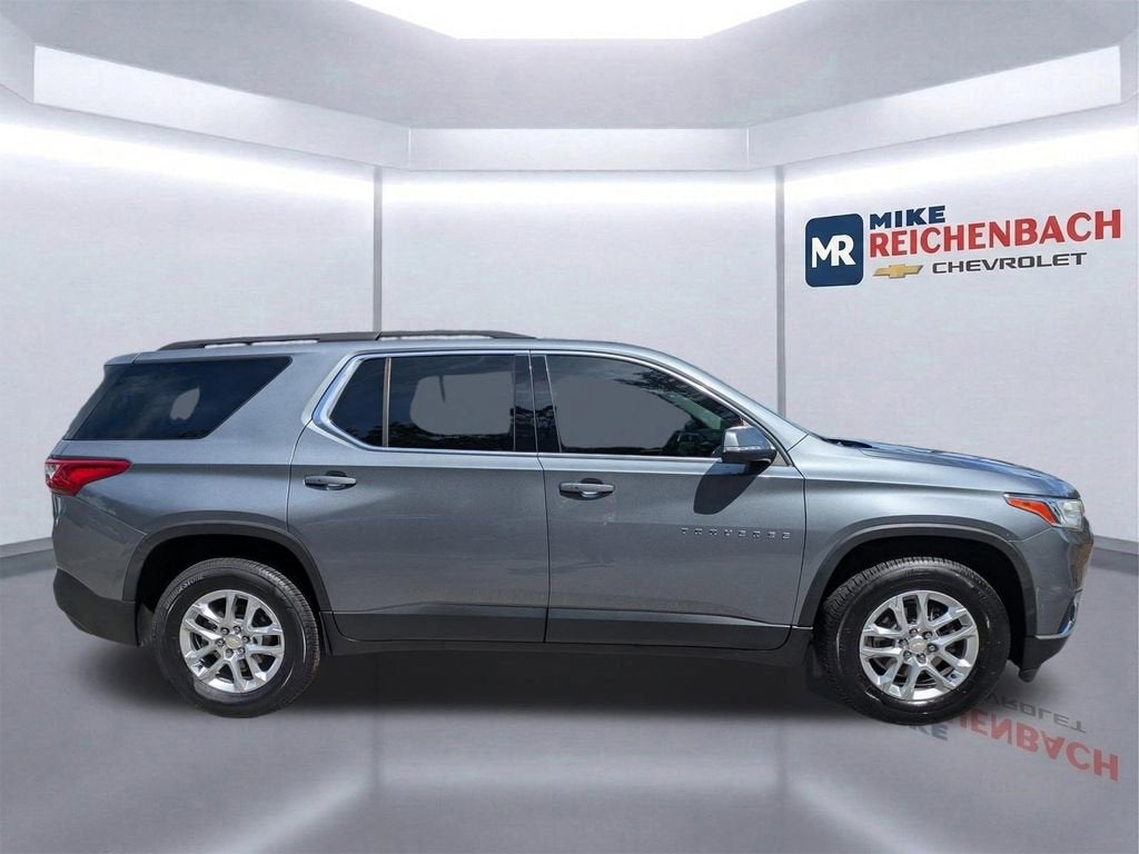 2021 Chevrolet Traverse LT Cloth