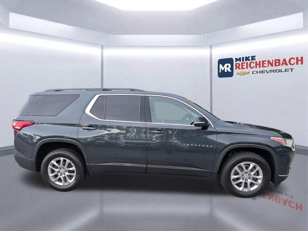 2021 Chevrolet Traverse LT Cloth