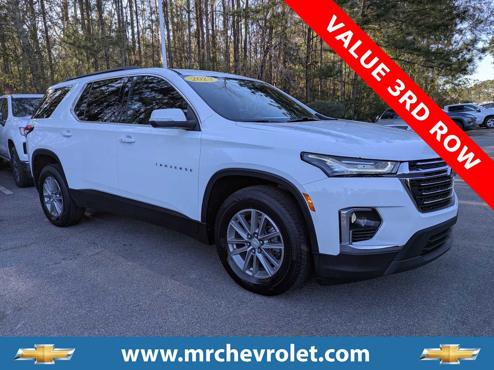 2023 Chevrolet Traverse LT Cloth