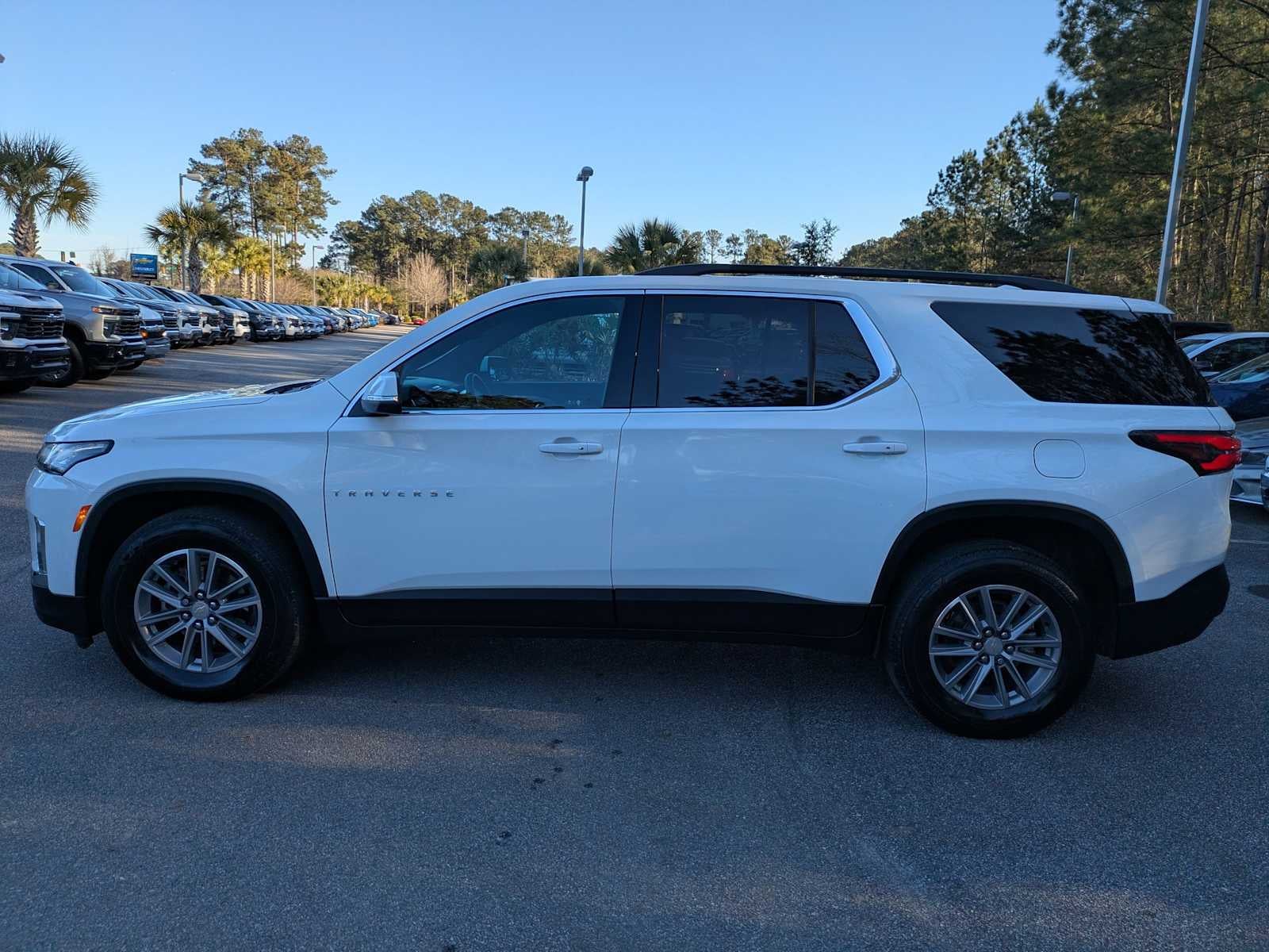 2023 Chevrolet Traverse LT Cloth