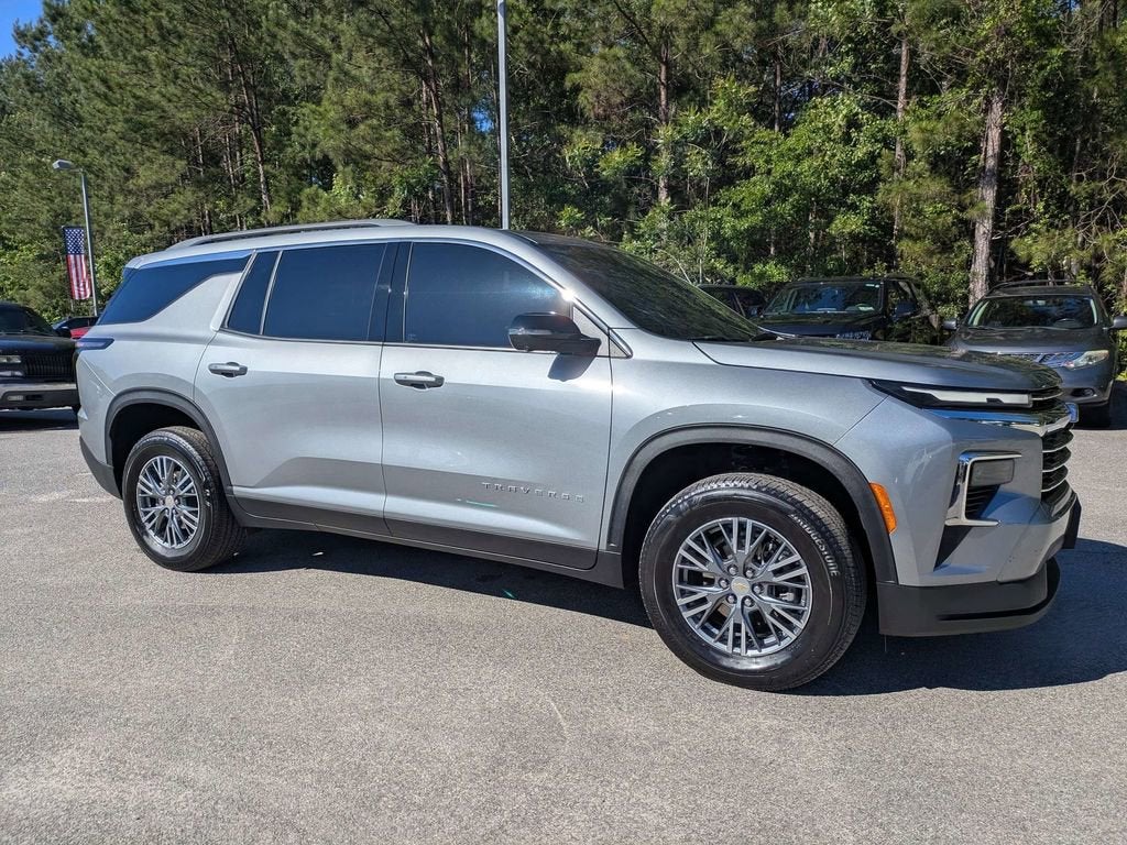 2024 Chevrolet Traverse LT