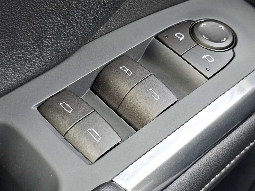 2027 Chevrolet Traverse LT - Photo 25