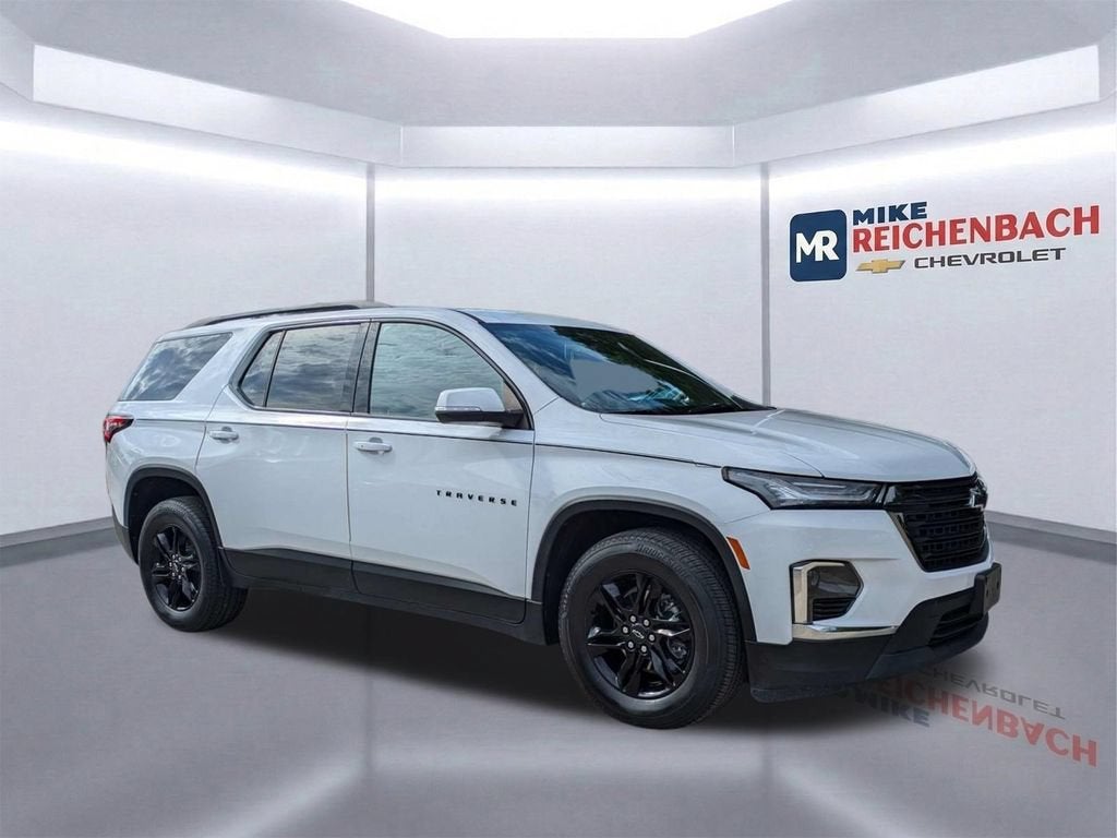 2022 Chevrolet Traverse LT Cloth