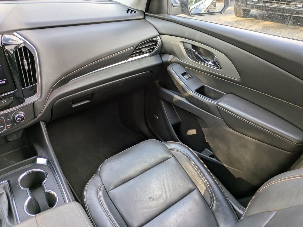 2021 Chevrolet Traverse LT Leather