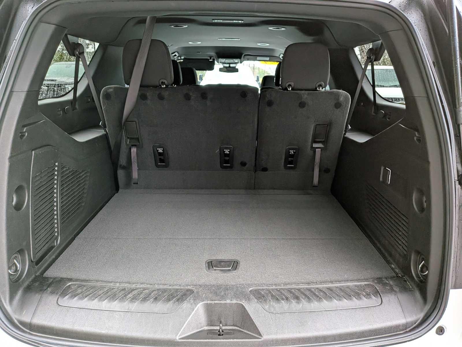 2024 Chevrolet Suburban LS