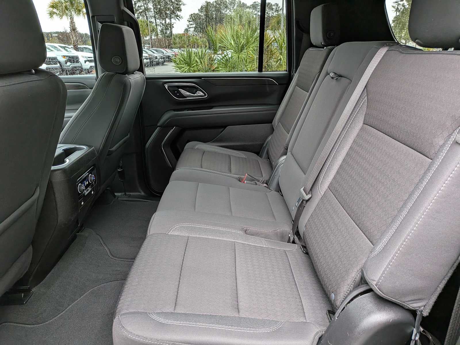 2024 Chevrolet Suburban LS