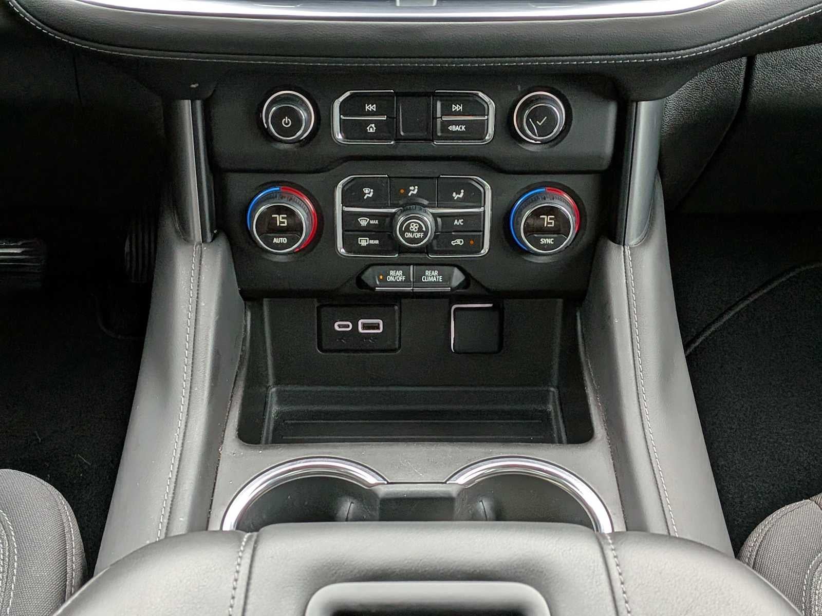 2024 Chevrolet Suburban LS