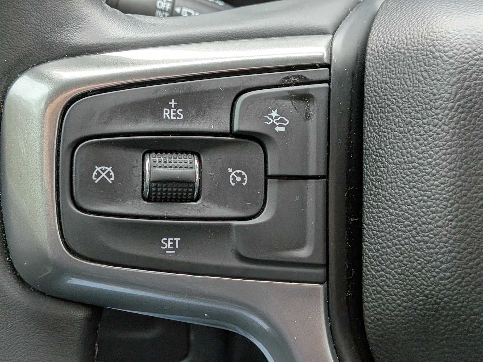 2024 Chevrolet Suburban LS