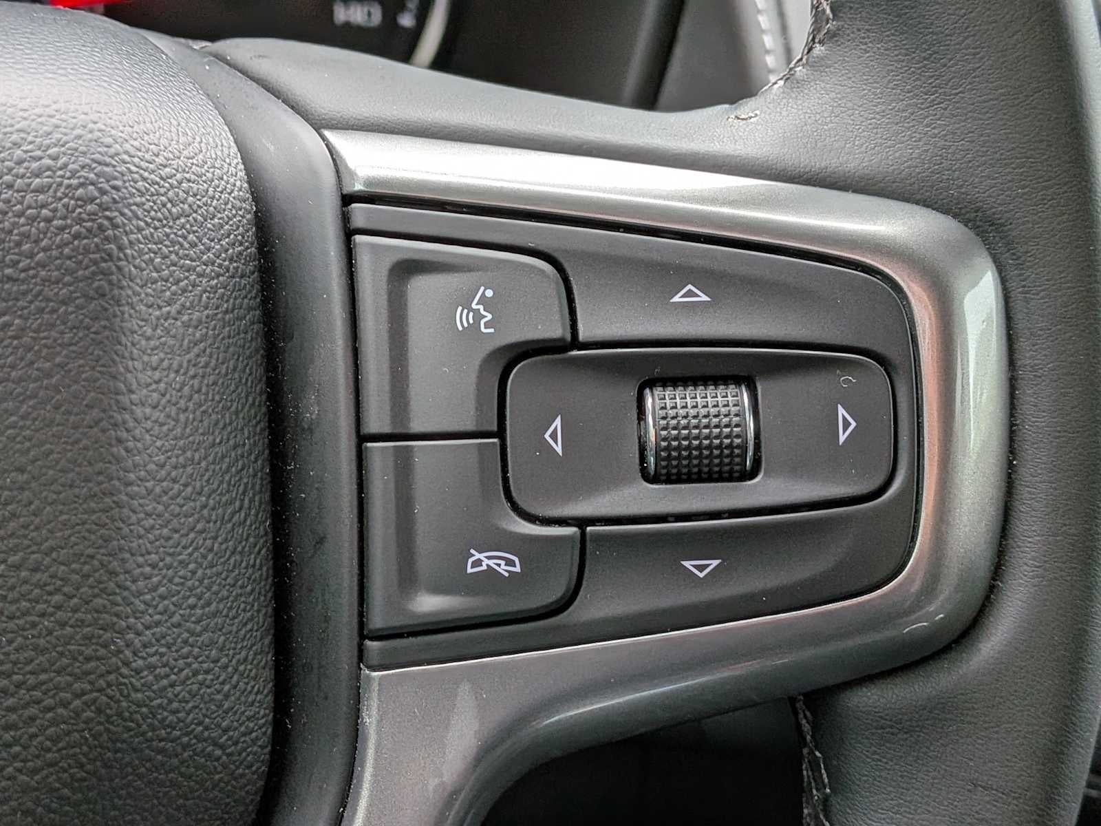 2024 Chevrolet Suburban LS