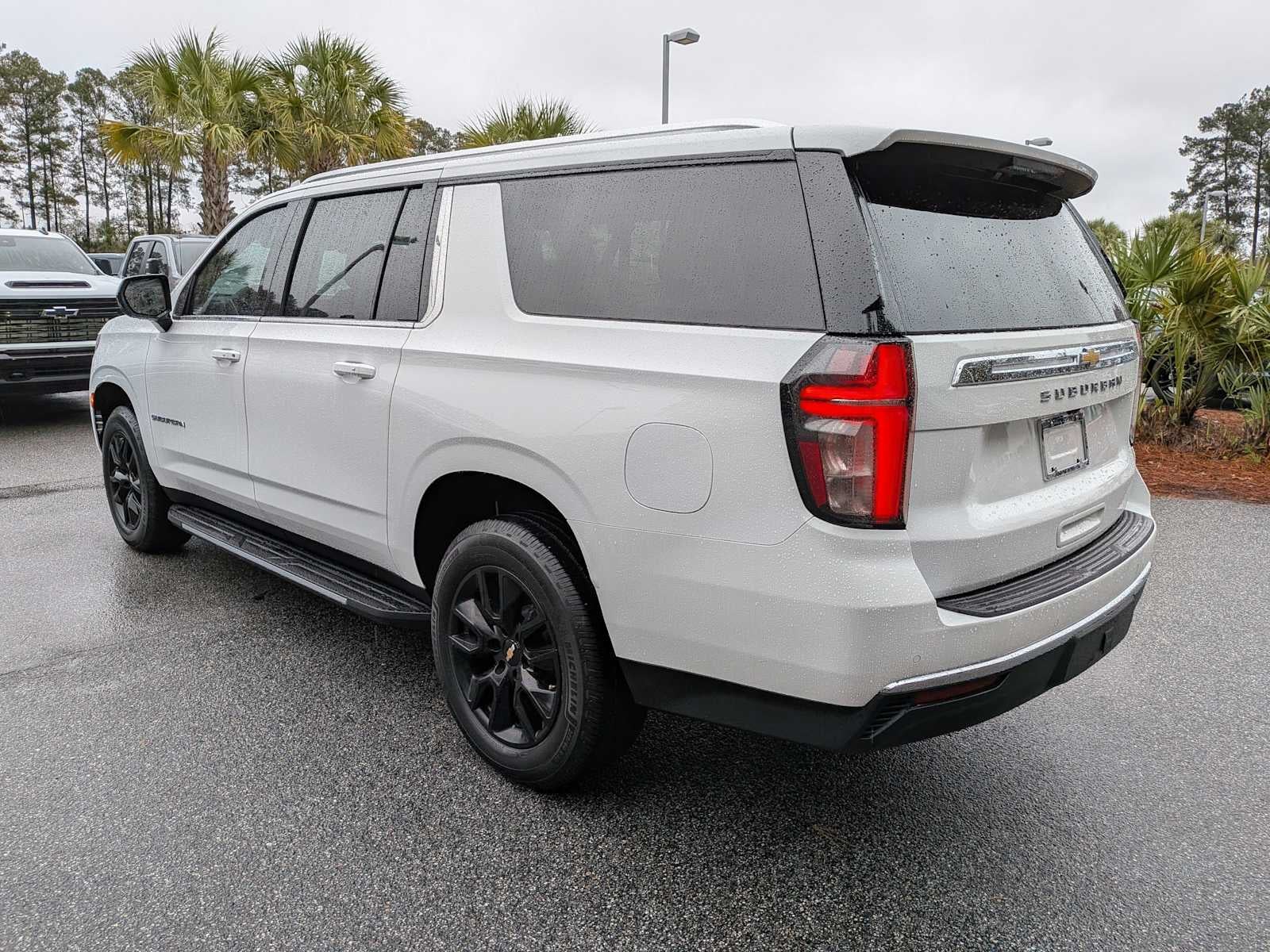 2024 Chevrolet Suburban LS