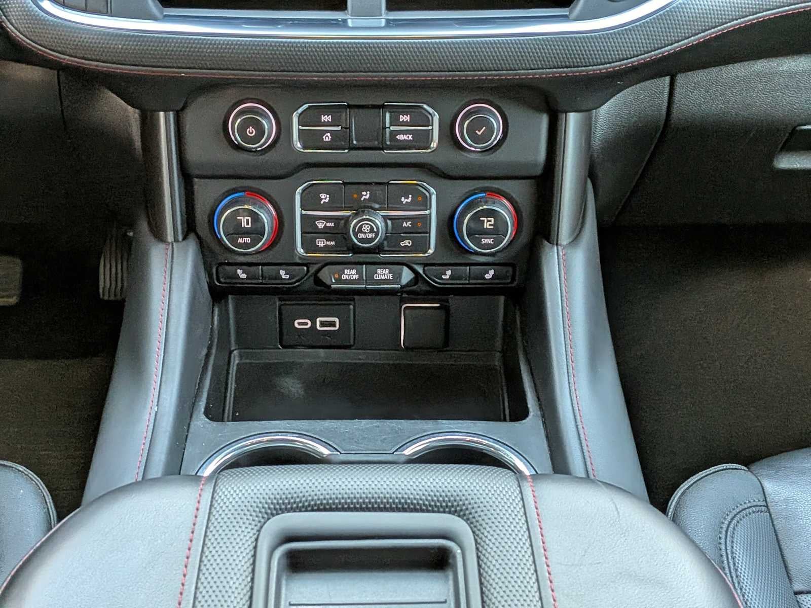 2023 Chevrolet Suburban RST