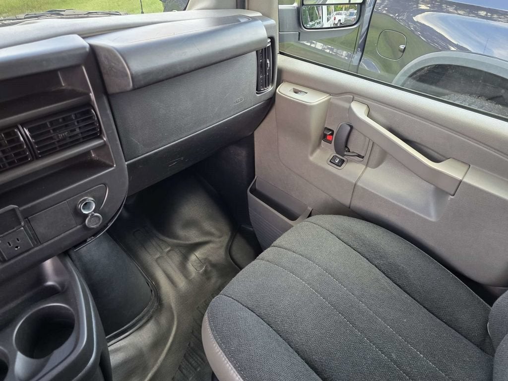 2025 GMC Savana Cargo Work Van