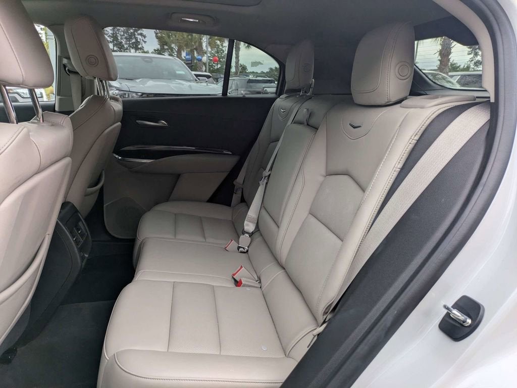 2023 Cadillac XT4 Premium Luxury
