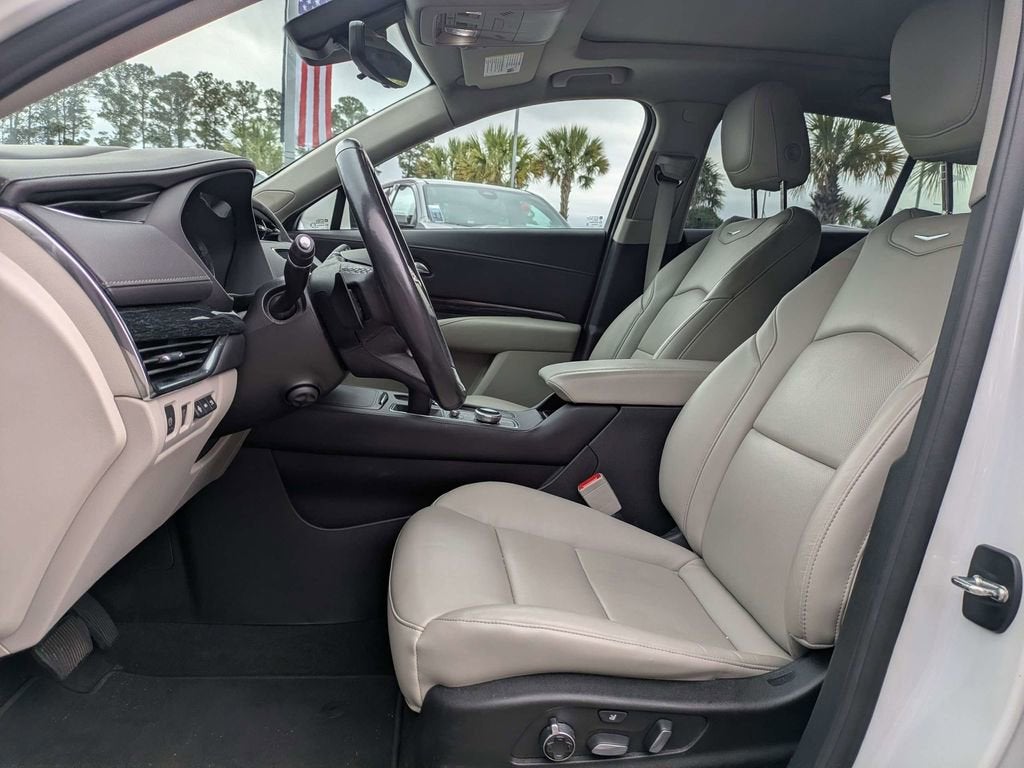 2023 Cadillac XT4 Premium Luxury